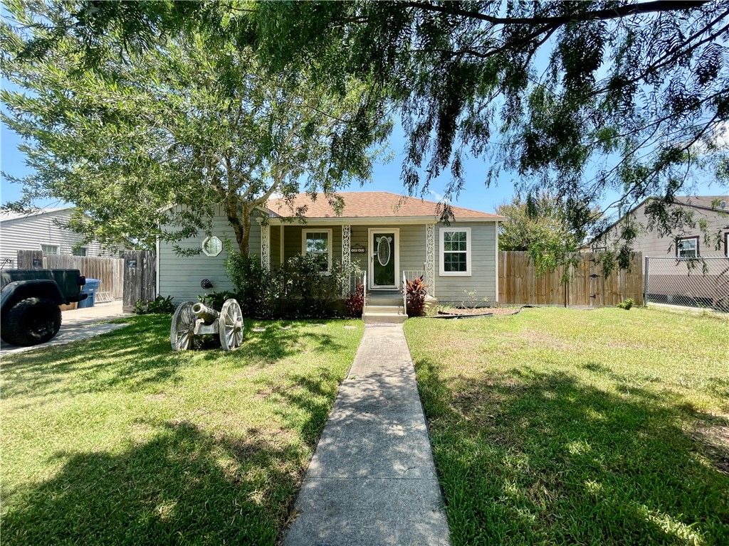 1242 Cambridge Dr, Corpus Christi, TX 78404