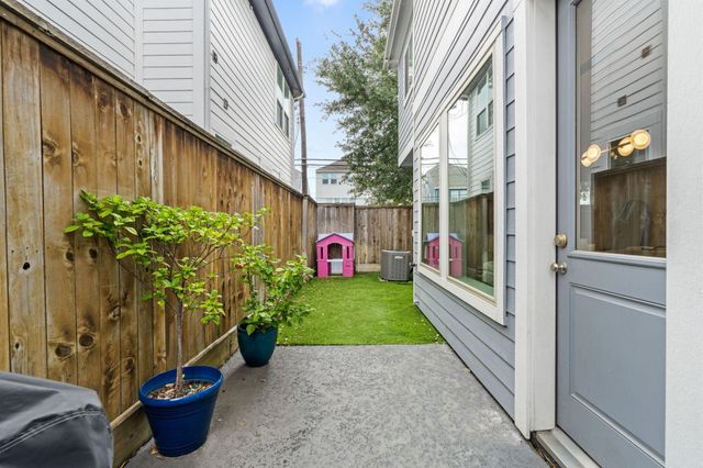 8904 Aventino Way, Houston, TX 77080