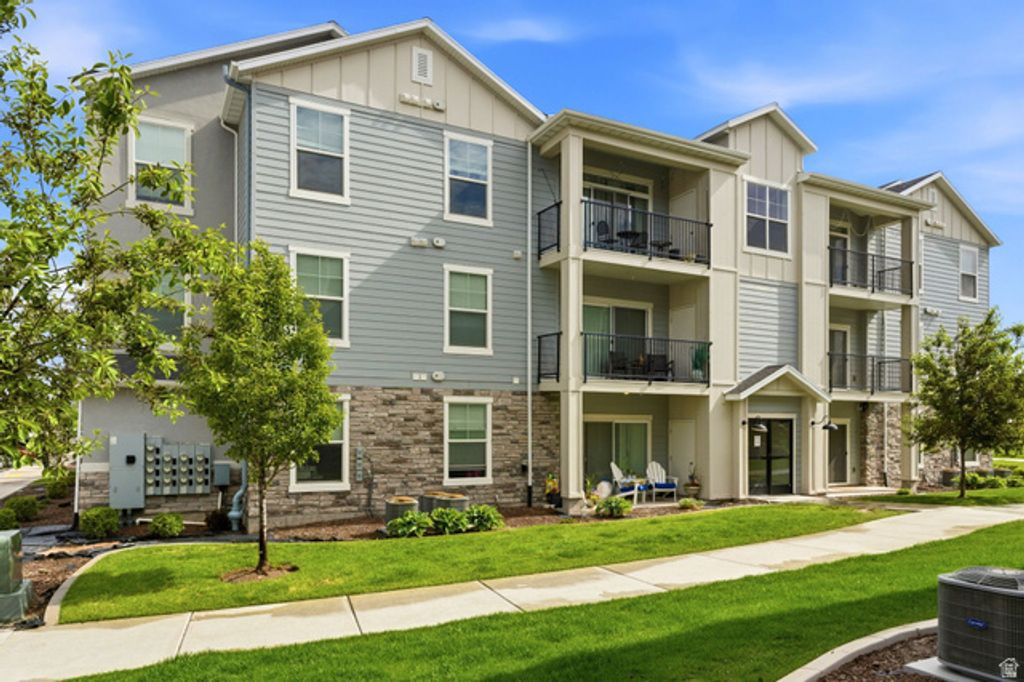 Image 1 of property listing at 1128 S 820 E #5-204, Heber City, UT 84032