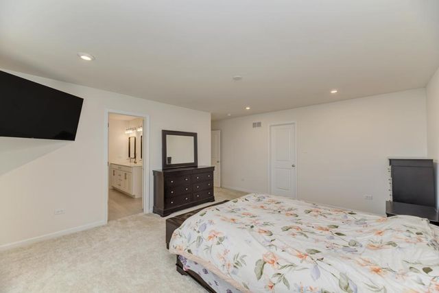 23458 W Lansdowne Road, Plainfield, IL 60585