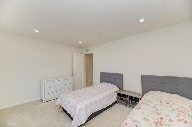 23458 W Lansdowne Road, Plainfield, IL 60585