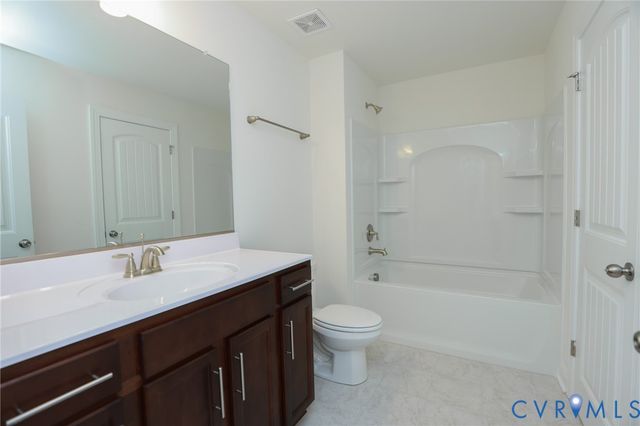 9381 Stingray Point Ct, New Kent, VA 23124