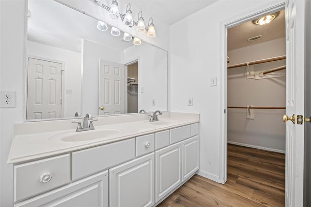 4615 Hardwood Glen Drive, Fresno, TX 77545