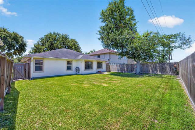 4615 Hardwood Glen Drive, Fresno, TX 77545