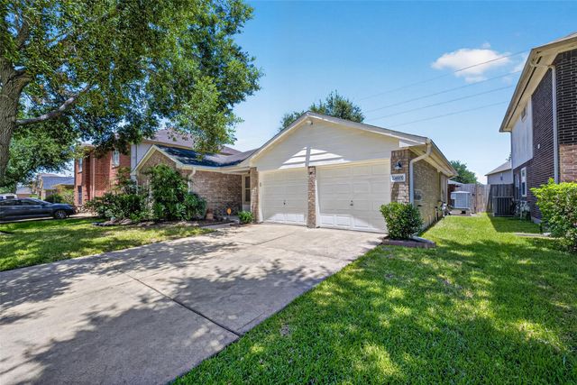 4615 Hardwood Glen Drive, Fresno, TX 77545