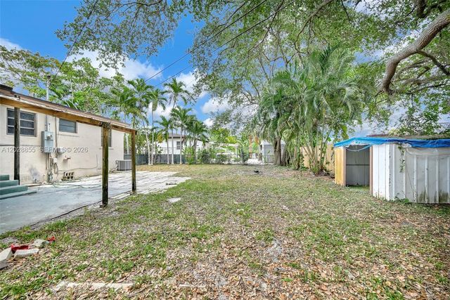 130 NE 171st Ter, Miami, FL 33162