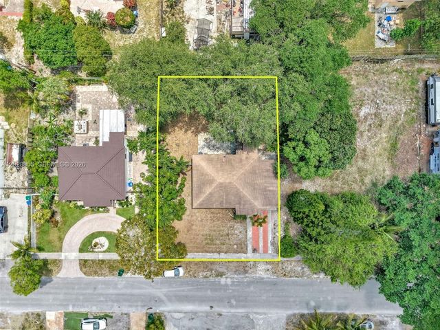 130 NE 171st Ter, Miami, FL 33162