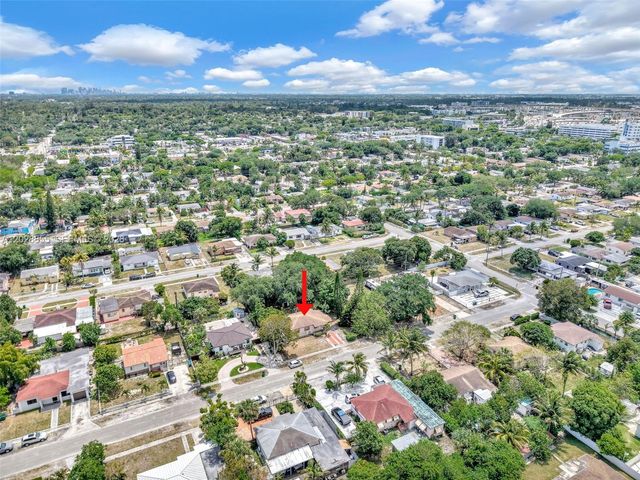 130 NE 171st Ter, Miami, FL 33162