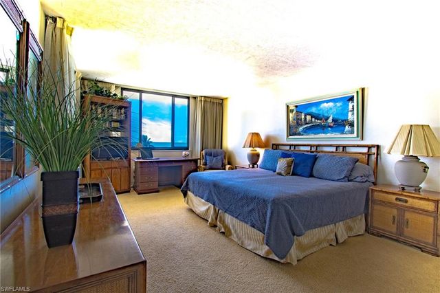 10851 Gulf Shore DR # 301, Naples, FL 34108