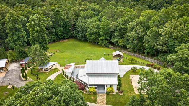 657 Campbell Camp Circle, Blue Ridge, GA 30513