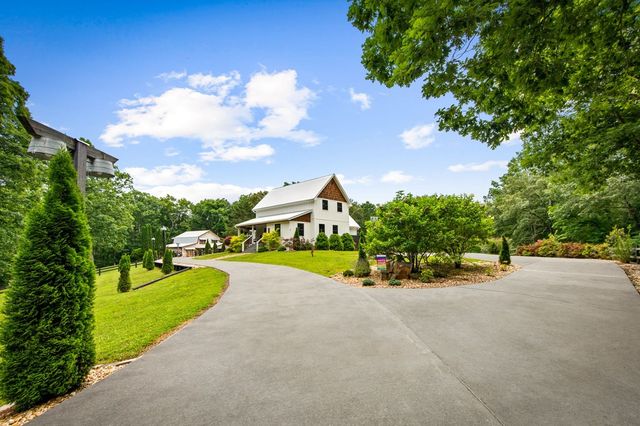 657 Campbell Camp Circle, Blue Ridge, GA 30513