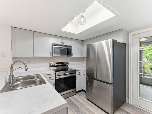 2155 FOX CHASE BOULEVARD, Palm Harbor, FL 34683