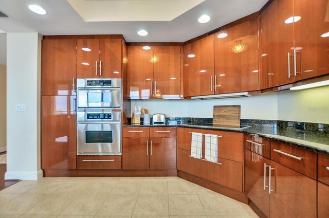 5823 BOWEN DANIEL DRIVE 802, Tampa, FL 33616