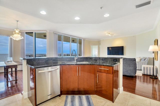 5823 BOWEN DANIEL DRIVE 802, Tampa, FL 33616