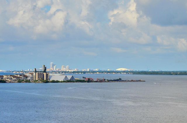 5823 BOWEN DANIEL DRIVE 802, Tampa, FL 33616