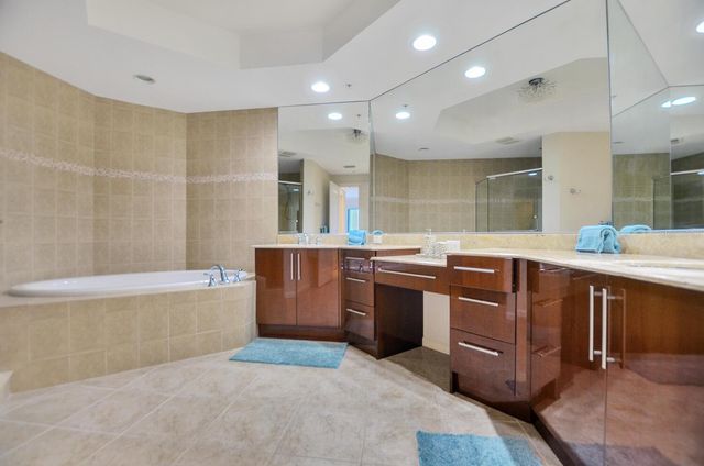 5823 BOWEN DANIEL DRIVE 802, Tampa, FL 33616