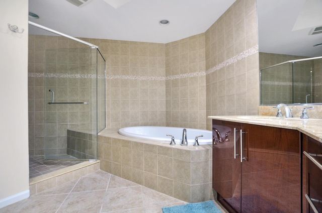 5823 BOWEN DANIEL DRIVE 802, Tampa, FL 33616