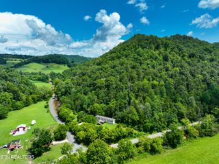 118 Providence Rd, Thorn Hill, TN 37881