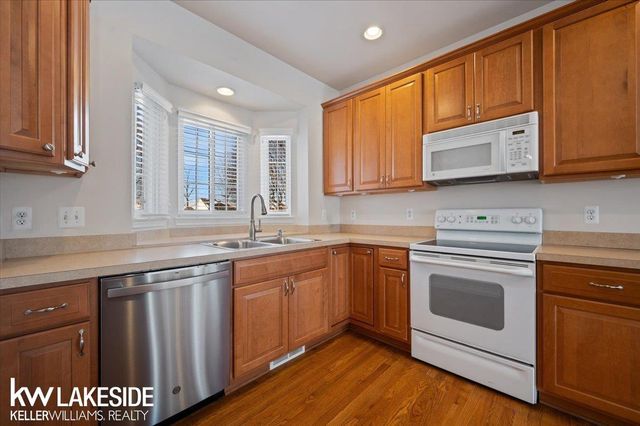 40757 Saint Louis Drive, Clinton Twp, MI 48038