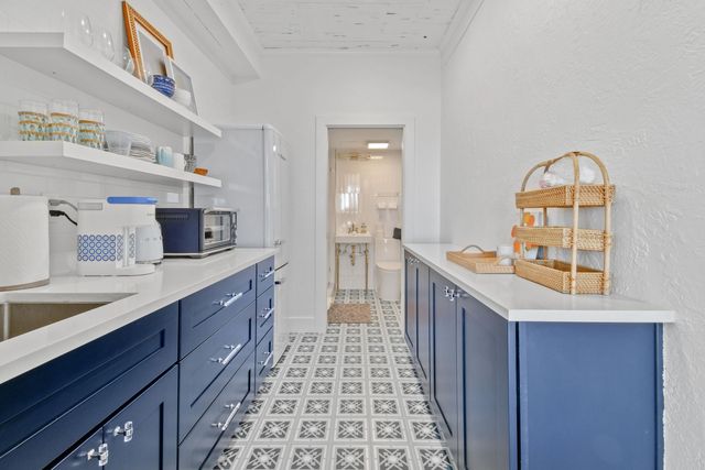 235 Sunrise Avenue Ph6, Palm Beach, FL 33480