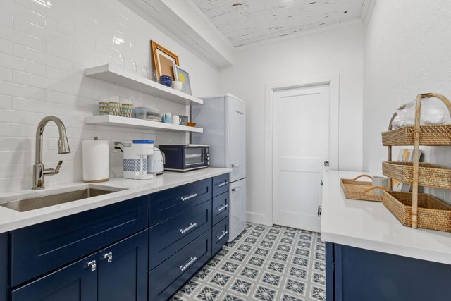 235 Sunrise Avenue Ph6, Palm Beach, FL 33480