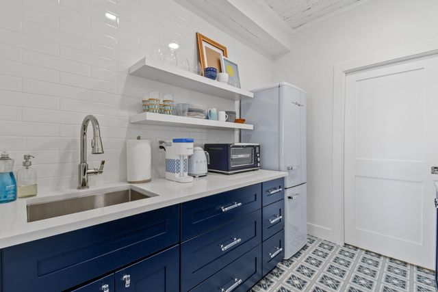 235 Sunrise Avenue Ph6, Palm Beach, FL 33480