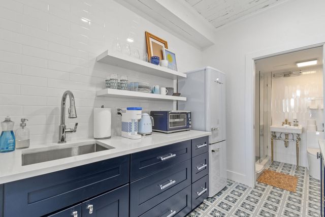 235 Sunrise Avenue Ph6, Palm Beach, FL 33480