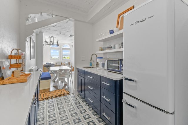 235 Sunrise Avenue Ph6, Palm Beach, FL 33480