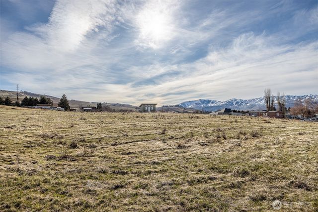 127 Hurley Lane, Manson, WA 98831