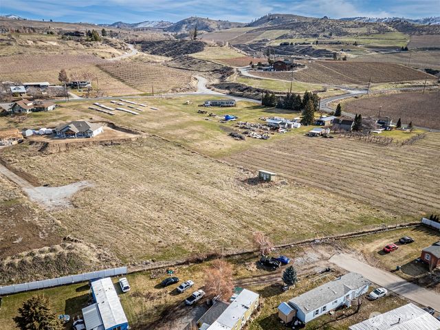 127 Hurley Lane, Manson, WA 98831