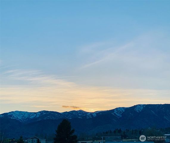 127 Hurley Lane, Manson, WA 98831