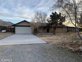 25095 Via Vista Road, Apple Valley, CA 92307
