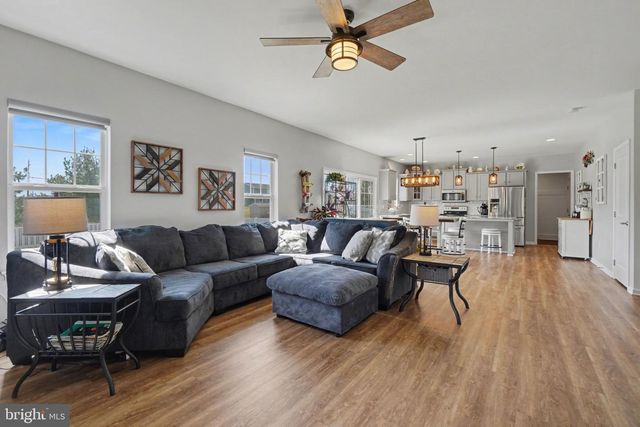 7 WAVERLY LN, Carlisle, PA 17015