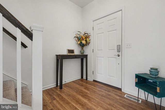 7 WAVERLY LN, Carlisle, PA 17015