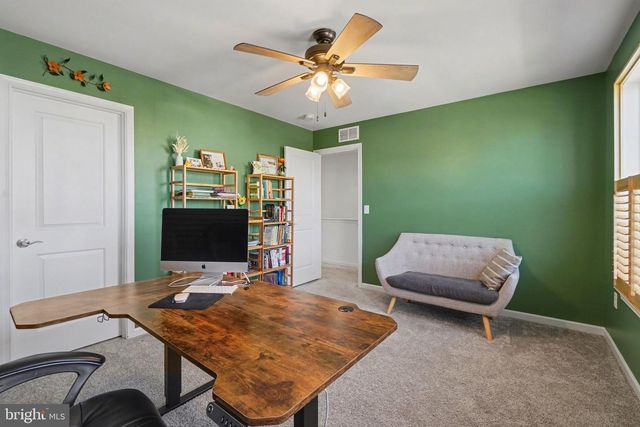 7 WAVERLY LN, Carlisle, PA 17015