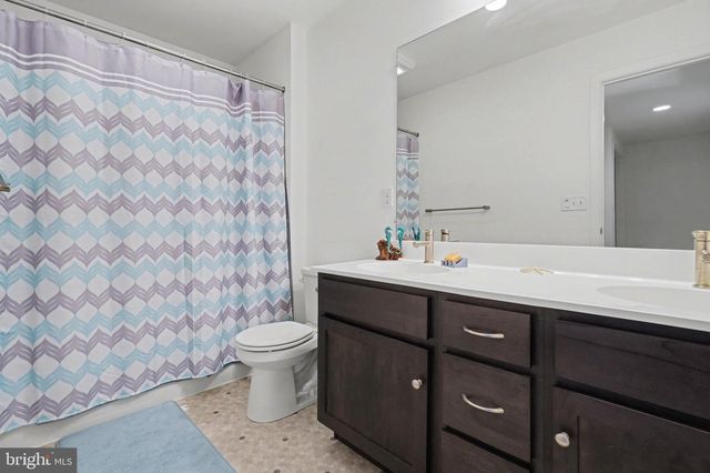 7 WAVERLY LN, Carlisle, PA 17015