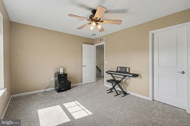 7 WAVERLY LN, Carlisle, PA 17015