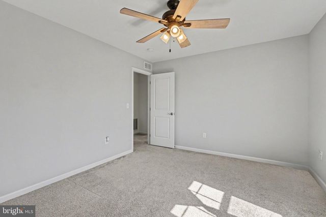 7 WAVERLY LN, Carlisle, PA 17015