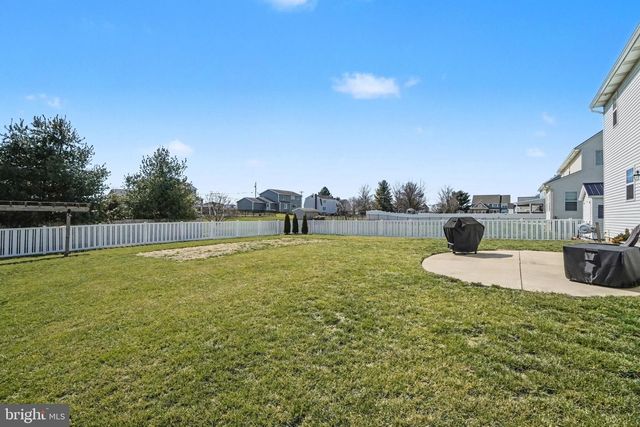 7 WAVERLY LN, Carlisle, PA 17015