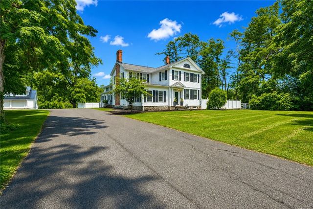 1118 Mertensia Road, Farmington, NY 14425