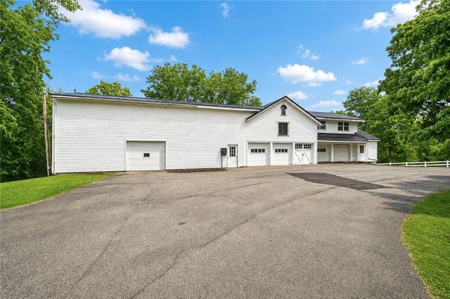 1118 Mertensia Road, Farmington, NY 14425