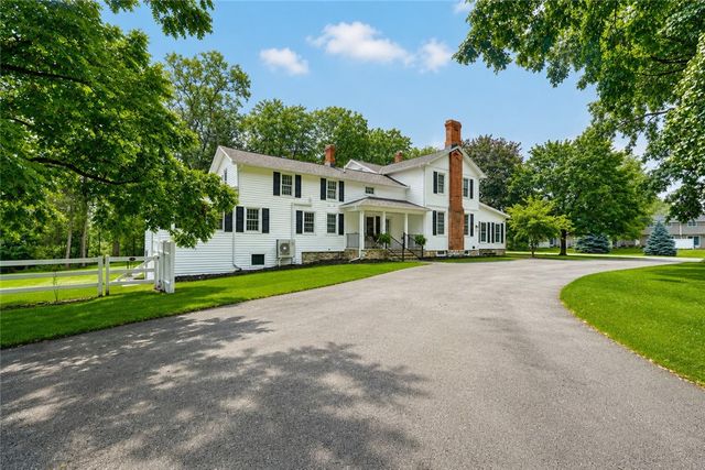 1118 Mertensia Road, Farmington, NY 14425