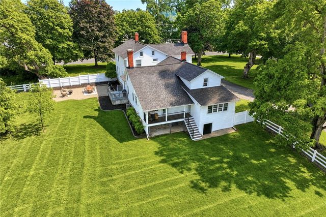 1118 Mertensia Road, Farmington, NY 14425