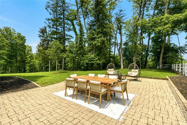 1118 Mertensia Road, Farmington, NY 14425