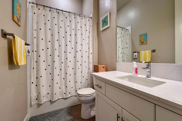 445 Bloom Lane, Clovis, CA 93619