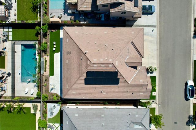 445 Bloom Lane, Clovis, CA 93619