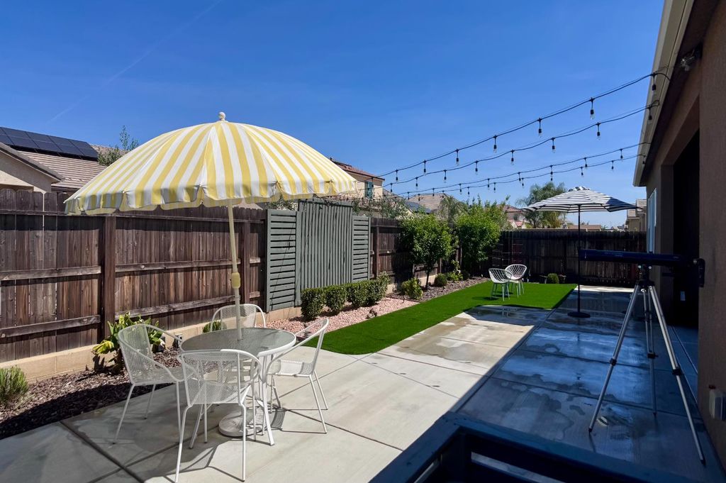 Image 26 of property listing at 445 Bloom Lane, Clovis, CA 93619