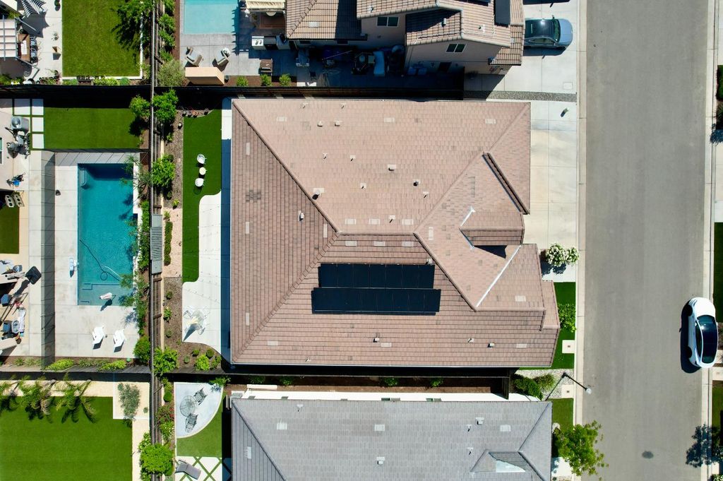 Image 29 of property listing at 445 Bloom Lane, Clovis, CA 93619