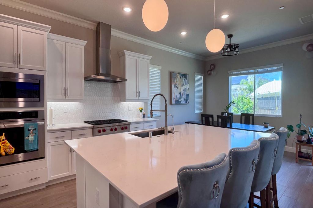 Image 7 of property listing at 445 Bloom Lane, Clovis, CA 93619