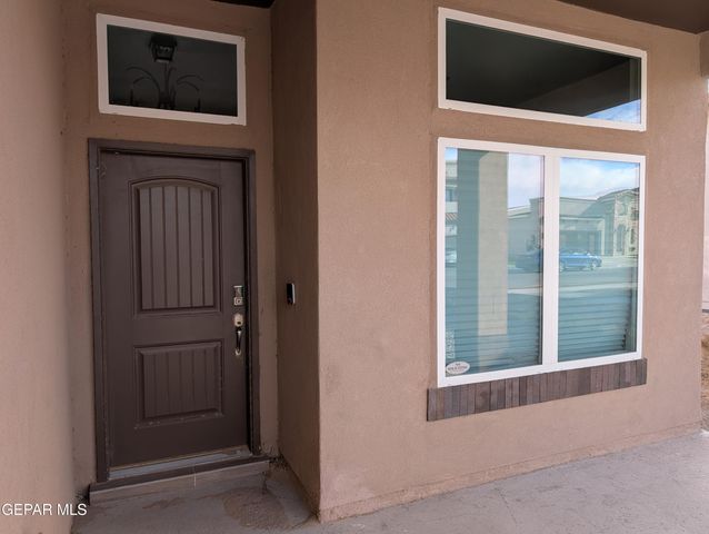 517 La Entrada Circle, Sunland Park, NM 88063